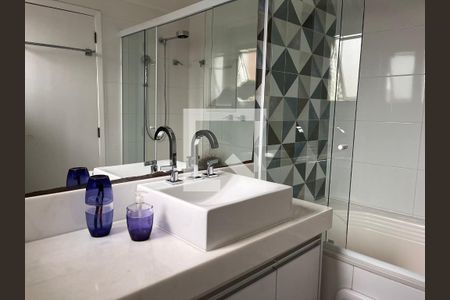 Apartamento à venda com 190m², 3 quartos e 3 vagasSuíte 01 - Banheiro