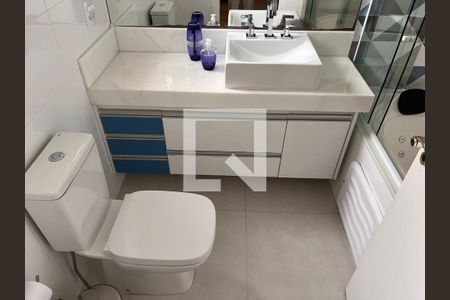 Apartamento à venda com 190m², 3 quartos e 3 vagasSuíte 01 - Banheiro