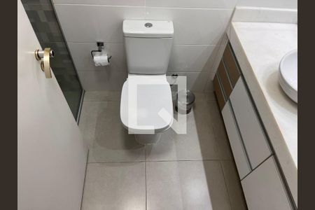 Apartamento à venda com 190m², 3 quartos e 3 vagasSuíte 02- Banheiro