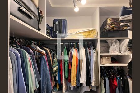 Apartamento à venda com 190m², 3 quartos e 3 vagasSuíte 01 - closet