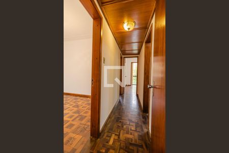 Corredor de apartamento para alugar com 3 quartos, 92m² em Santana, Porto Alegre