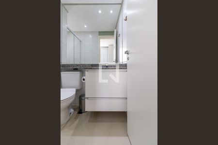 Apartamento à venda com 65m², 3 quartos e 1 vagaSuíte - Banheiro