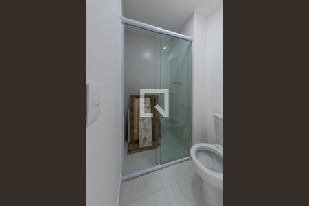 Banheiro  de apartamento para alugar com 1 quarto, 28m² em Vila Independência, São Paulo