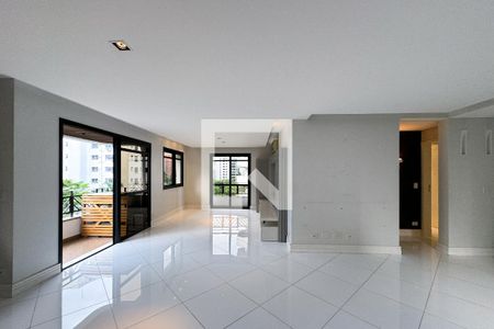 Sala de apartamento para alugar com 3 quartos, 156m² em Vila Nova Conceição, São Paulo