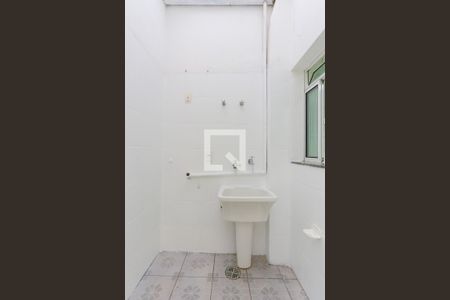 Casa à venda com 75m², 2 quartos e 1 vagaÁrea de Serviço