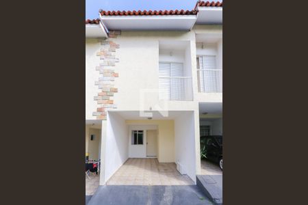 Casa à venda com 75m², 2 quartos e 1 vagaFachada