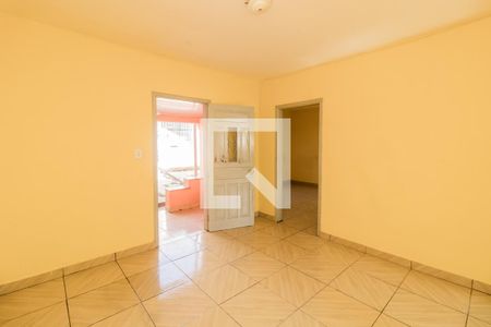 Sala de casa para alugar com 2 quartos, 60m² em Jardim Laone, São Paulo