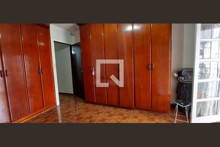 Casa à venda com 260m², 3 quartos e 6 vagasQuarto 1 suíte