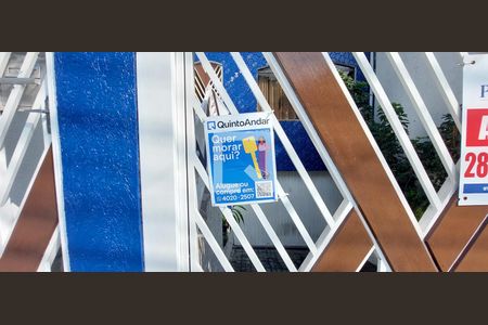 Casa à venda com 260m², 3 quartos e 6 vagasPlaquinha