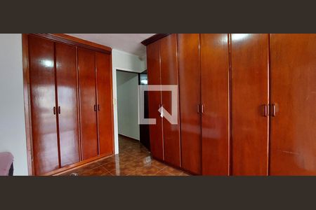 Casa à venda com 260m², 3 quartos e 6 vagasQuarto 1 suíte