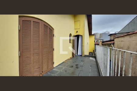 Casa à venda com 260m², 3 quartos e 6 vagasVaranda Quarto 2 e 3