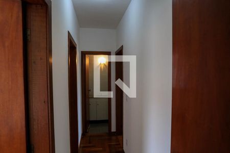 Corredor  de apartamento para alugar com 3 quartos, 90m² em Santa Tereza, Belo Horizonte