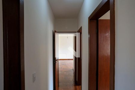 Corredor  de apartamento para alugar com 3 quartos, 90m² em Santa Tereza, Belo Horizonte