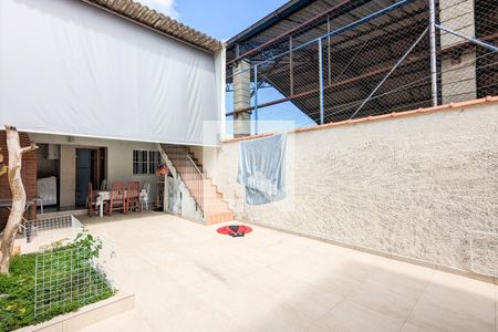 Casa à venda com 200m², 3 quartos e 2 vagas Casa à venda com 200m², 3 quartos e 2 vagasChurrasqueira