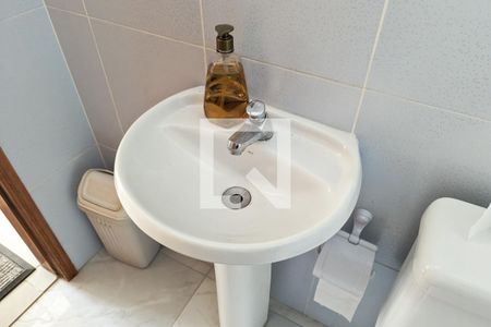 Casa à venda com 200m², 3 quartos e 2 vagas Casa à venda com 200m², 3 quartos e 2 vagasLavabo da churrasqueira