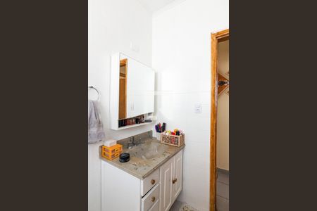 Casa à venda com 200m², 3 quartos e 2 vagas Casa à venda com 200m², 3 quartos e 2 vagasBanheiro