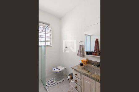 Casa à venda com 200m², 3 quartos e 2 vagas Casa à venda com 200m², 3 quartos e 2 vagasBanheiro