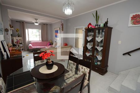 Sala de casa à venda com 4 quartos, 148m² em Jardim Cidália, São Paulo