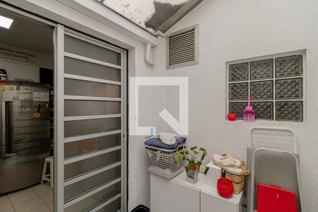 Casa de condomínio à venda com 140m², 3 quartos e 2 vagas Casa de condomínio à venda com 140m², 3 quartos e 2 vagasÁrea de Serviço