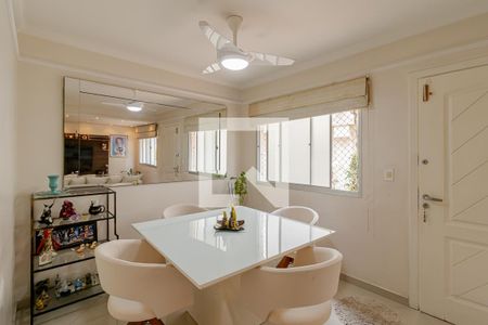 Casa de condomínio à venda com 140m², 3 quartos e 2 vagas Casa de condomínio à venda com 140m², 3 quartos e 2 vagasSala