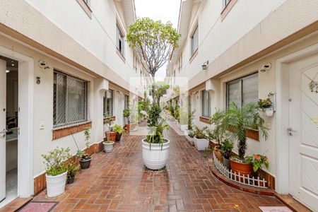 Casa de condomínio à venda com 140m², 3 quartos e 2 vagas Casa de condomínio à venda com 140m², 3 quartos e 2 vagasÁrea Comum