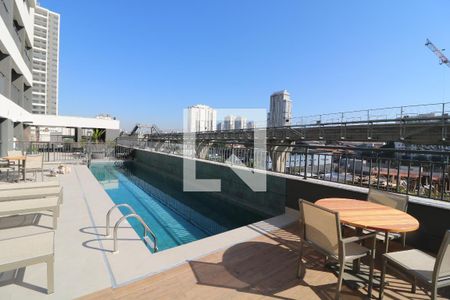 Apartamento à venda com 26m², 1 quarto e sem vagaÁrea comum - Piscina