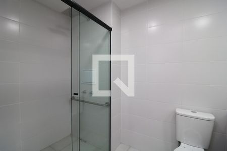 Banheiro  de apartamento para alugar com 1 quarto, 26m² em Jardim Independência, São Paulo
