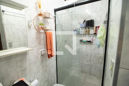 Casa à venda com 68m², 4 quartos e 3 vagasBanheiro 2