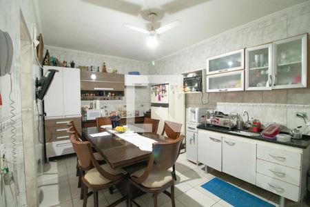 Casa à venda com 68m², 4 quartos e 3 vagasCozinha 1