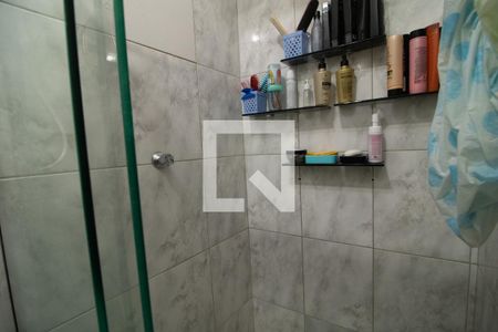 Casa à venda com 68m², 4 quartos e 3 vagasBanheiro 2