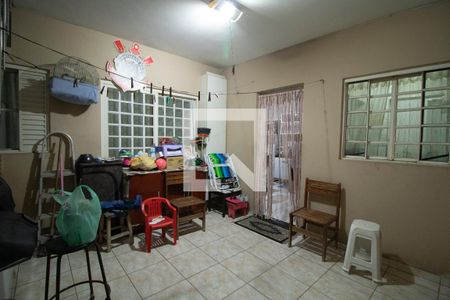 Casa à venda com 68m², 4 quartos e 3 vagasGaragem