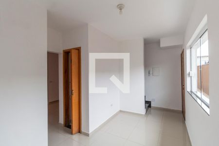 Sala  de casa de condomínio para alugar com 2 quartos, 65m² em Vila Pierina, São Paulo