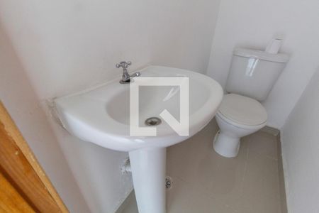 Lavabo de casa de condomínio para alugar com 2 quartos, 65m² em Vila Pierina, São Paulo