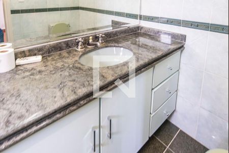 Apartamento para alugar com 182m², 3 quartos e 3 vagasBanheiro do Quarto 2