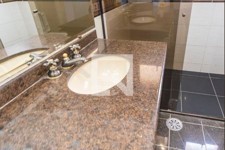 Apartamento para alugar com 182m², 3 quartos e 3 vagasBanheiro do Quarto 1