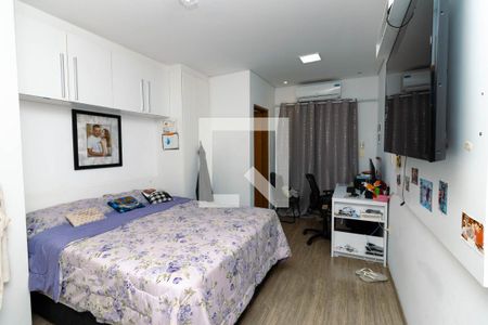 Suíte 1 de casa à venda com 3 quartos, 220m² em Vila Guilhermina, São Paulo