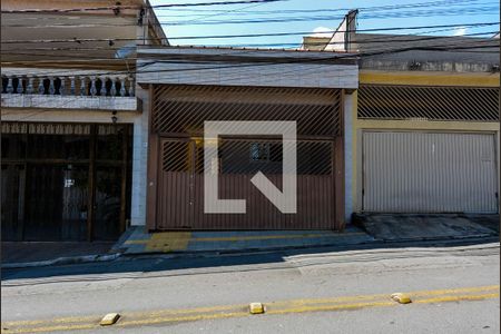 Casa para alugar com 115m², 2 quartos e 2 vagas Casa para alugar com 115m², 2 quartos e 2 vagasFachada