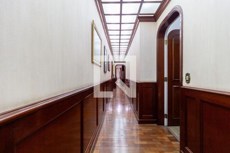 Apartamento à venda com 340m², 5 quartos e 4 vagas Apartamento à venda com 340m², 5 quartos e 4 vagasCorredor