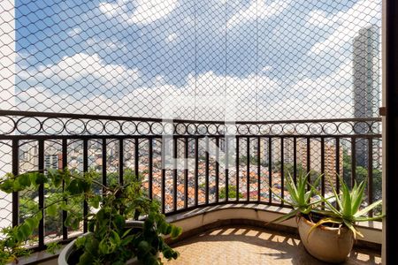 Apartamento à venda com 340m², 5 quartos e 4 vagas Apartamento à venda com 340m², 5 quartos e 4 vagasVaranda - Quarto