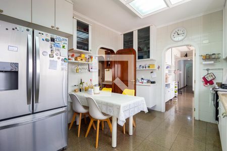 Apartamento à venda com 340m², 5 quartos e 4 vagas Apartamento à venda com 340m², 5 quartos e 4 vagasCozinha