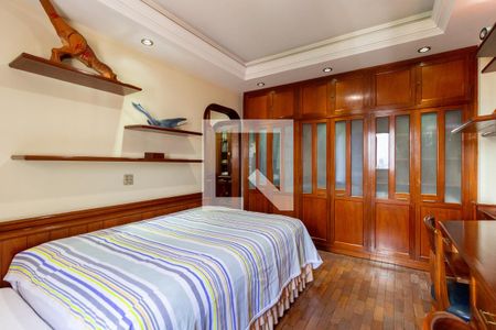 Apartamento à venda com 340m², 5 quartos e 4 vagas Apartamento à venda com 340m², 5 quartos e 4 vagasSuíte 2