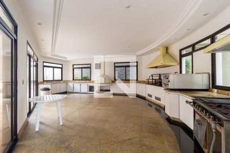 Apartamento à venda com 340m², 5 quartos e 4 vagas Apartamento à venda com 340m², 5 quartos e 4 vagasChurrasqueira