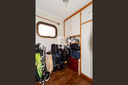 Apartamento à venda com 340m², 5 quartos e 4 vagas Apartamento à venda com 340m², 5 quartos e 4 vagasDepósito - Área de Serviço