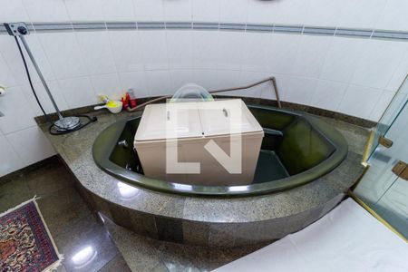 Apartamento à venda com 340m², 5 quartos e 4 vagas Apartamento à venda com 340m², 5 quartos e 4 vagasDetalhe Banheiro - Suíte 4