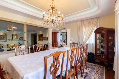 Apartamento à venda com 340m², 5 quartos e 4 vagas Apartamento à venda com 340m², 5 quartos e 4 vagasSala de Jantar