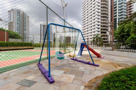 Apartamento à venda com 340m², 5 quartos e 4 vagas Apartamento à venda com 340m², 5 quartos e 4 vagasPlayground