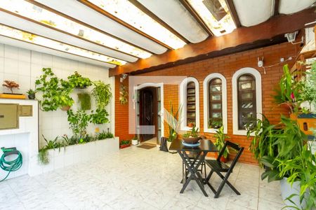 Casa à venda com 214m², 3 quartos e 2 vagas Casa à venda com 214m², 3 quartos e 2 vagasGaragem