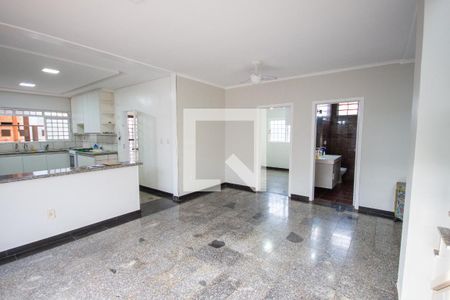 Sala de Jantar de casa para alugar com 6 quartos, 300m² em Jardim Antartica, Ribeirão Preto