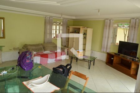 Casa de condomínio à venda com 189m², 3 quartos e 1 vagaSala