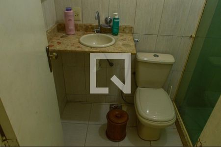Casa de condomínio à venda com 189m², 3 quartos e 1 vagaBanheiro 